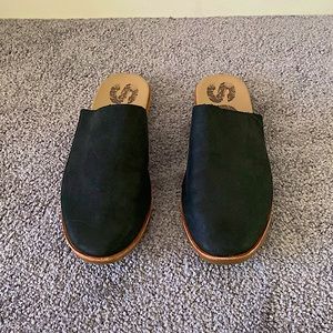 Sorel slip on black